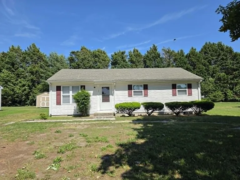 1137 Hillcrest Ave — Photo 3