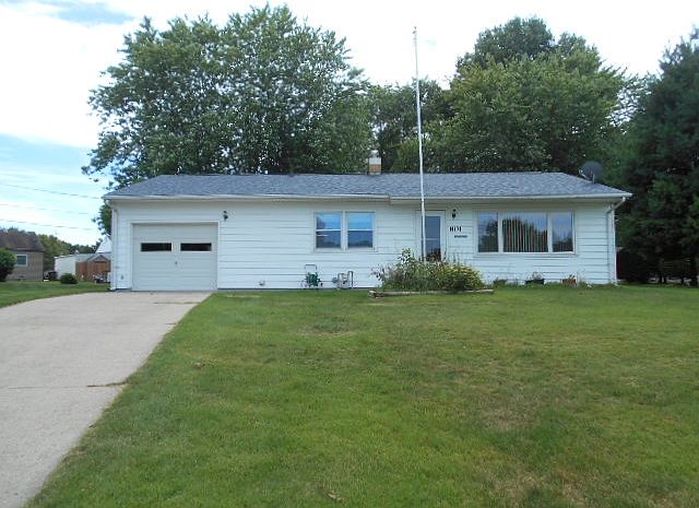 1st image of 801 Parkway Dr