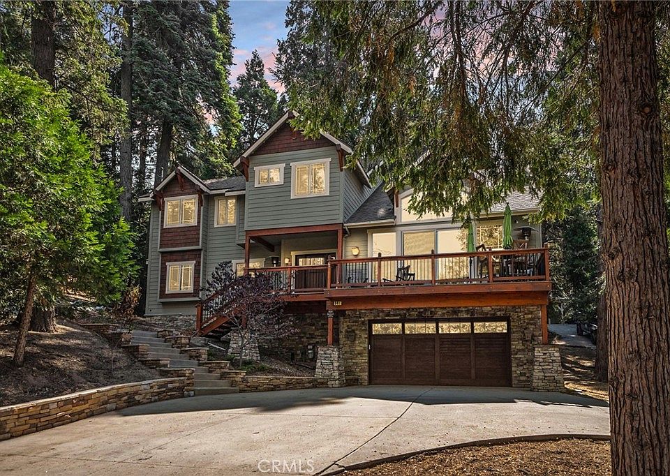 1st image of 341 Klamath Dr