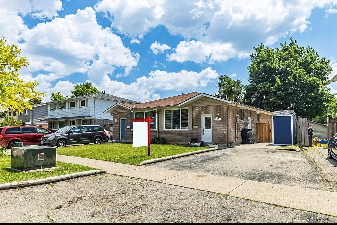 3 bed, 1100 sqft, $2,600 — Photo 3