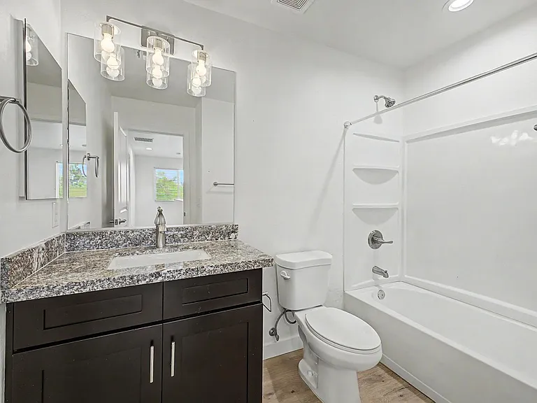 105 W Latona Rd — Photo 29