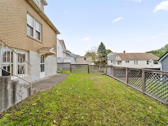 4th image of 204 Rogers Ave N
