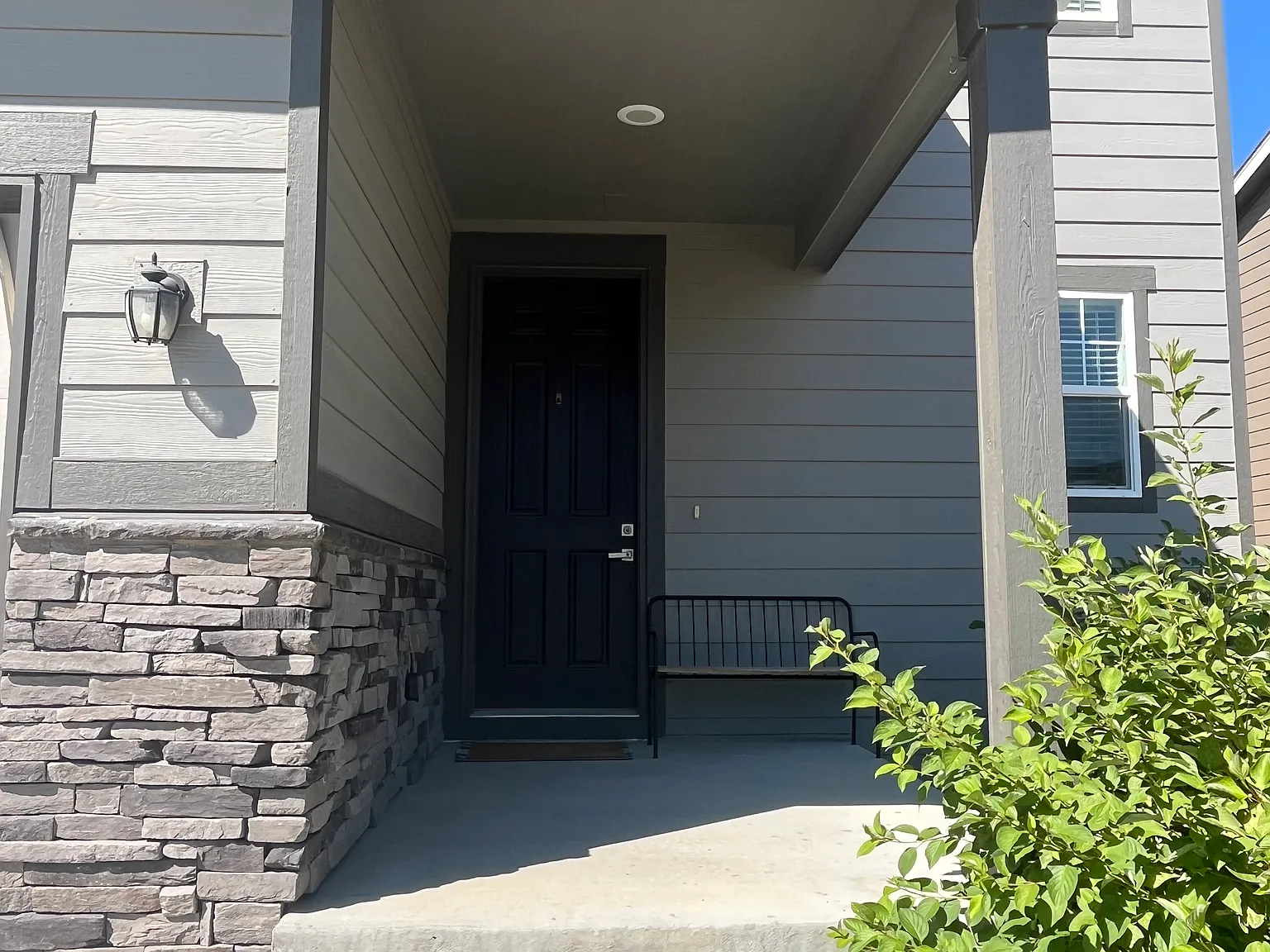 1860 Tinker Dr — Photo 2