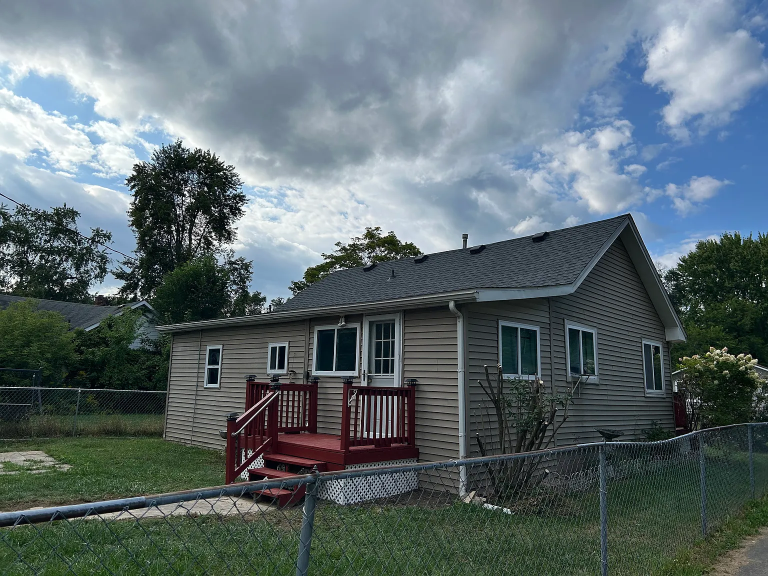 2 bed, 1.5 bath, 850 sqft, $1,400 — Photo 3
