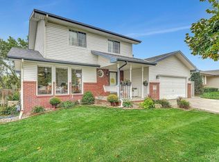 1537 Hilltop Rd, Lincoln, NE 68521