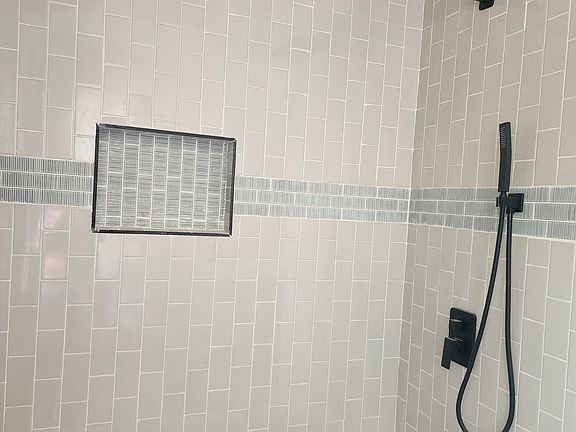 5th image of 6616 Fullerton Ave #2