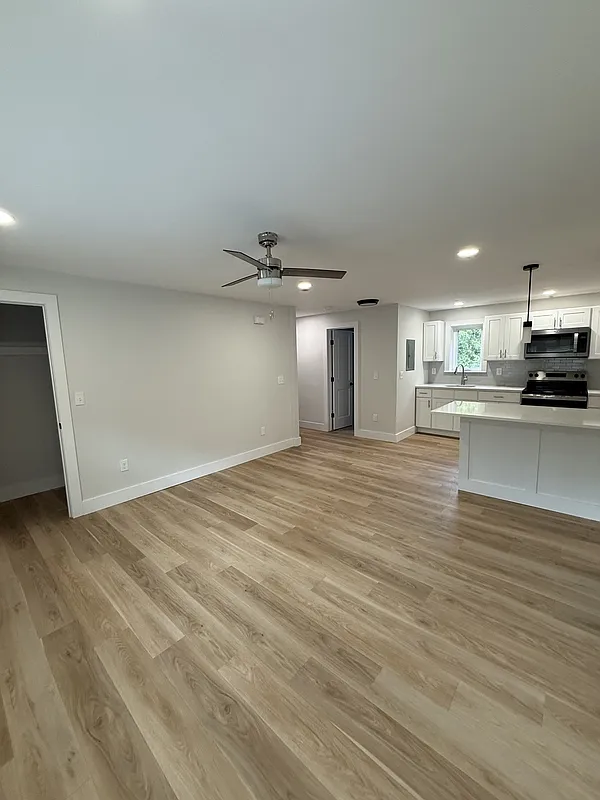 2 bed, 1.0 bath, $2,400 — Photo 4