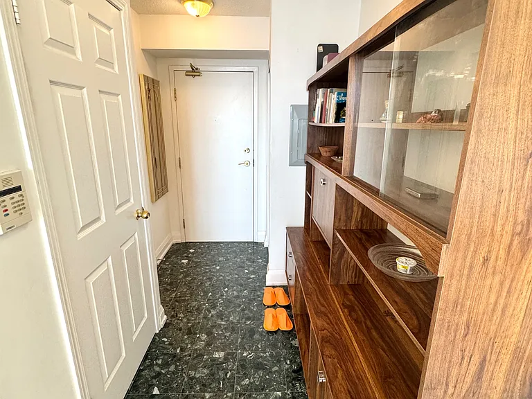 8 Hillcrest Ave #2101 — Photo 9