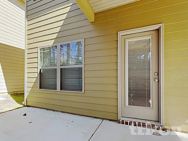 817 Crescent Way — Photo 33