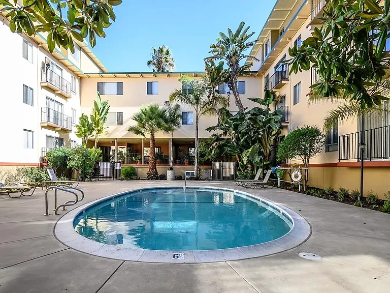Jackson Lake Apartments — Photo 1