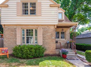 163 E Henry Clay St, Whitefish Bay, WI 53217