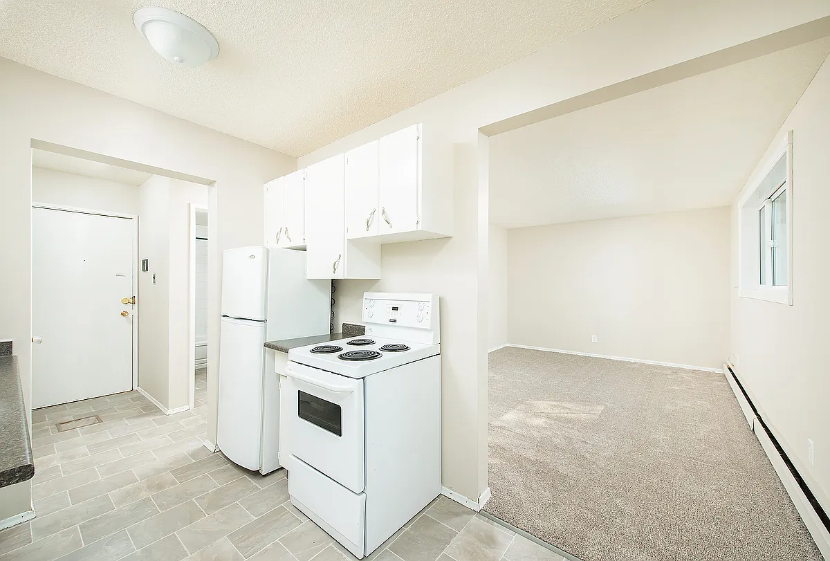 Jasmine Apartments — Photo 4