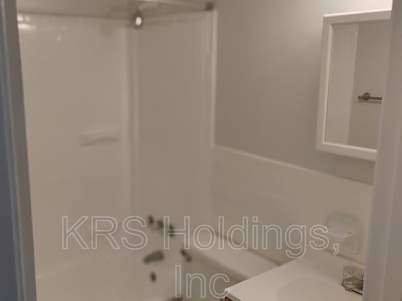 5th image of 1221 Nelson St APT D