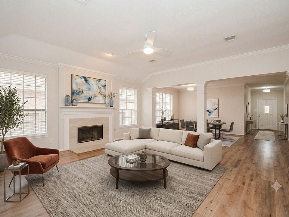 1st image of 10 Heathstone Pl
