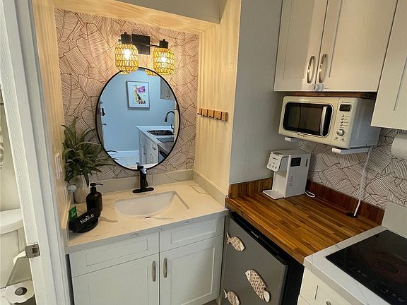 3rd image of 2450 Prince Edward St APT 706A