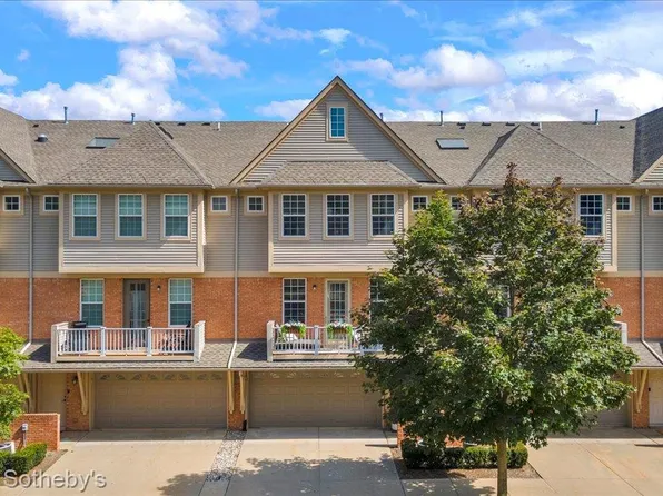 56624 Longhorn Dr, Shelby Township, MI 48316