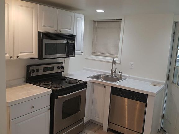 2nd image of 1541B 19th St N