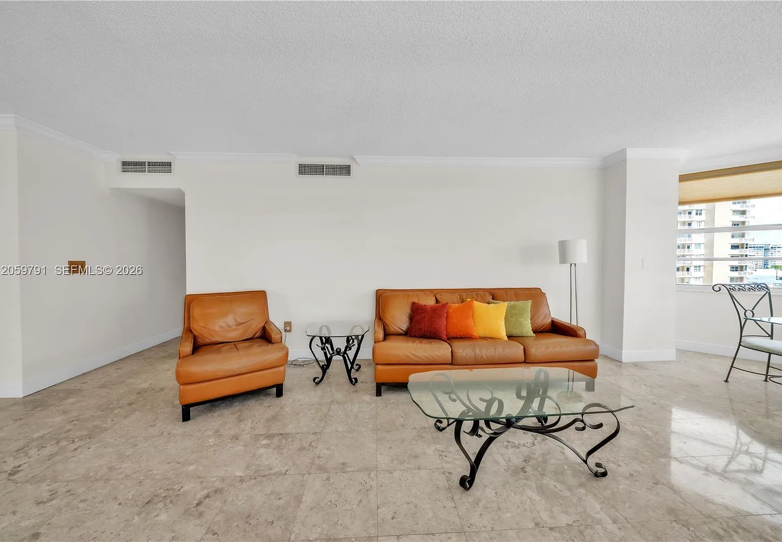 2 bed, 2.0 bath, 1380 sqft, $3,300 — Photo 3