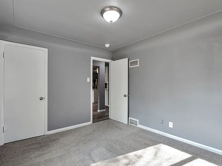5231 Julian St — Photo 7