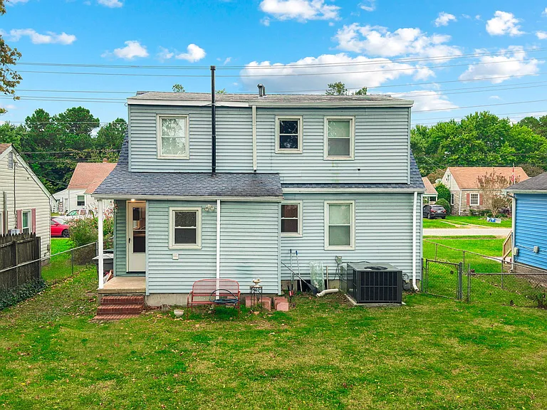 607 Lee St — Photo 14