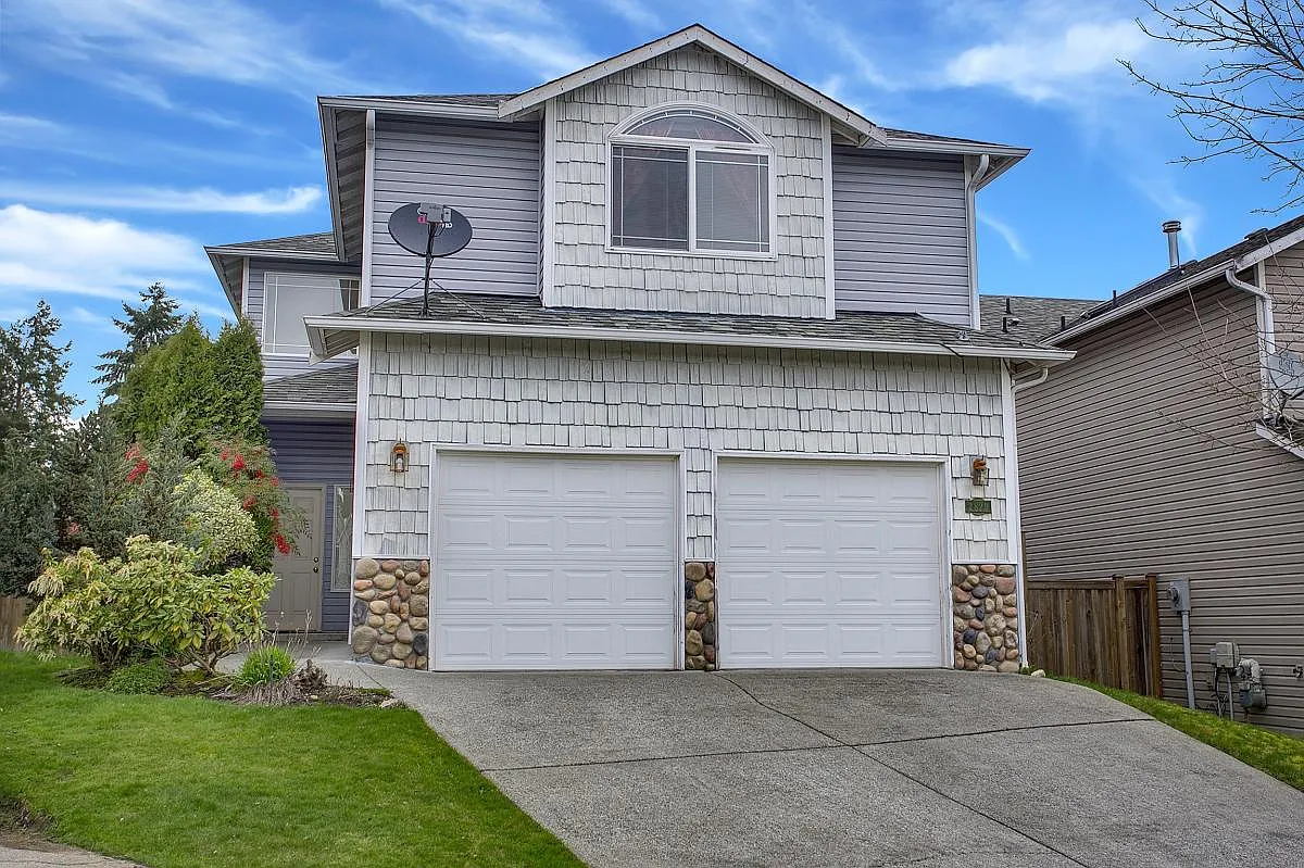3 bed, 2.5 bath, 1675 sqft, $3,100 — Photo 1