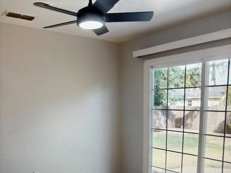 925 Jones St — Photo 3