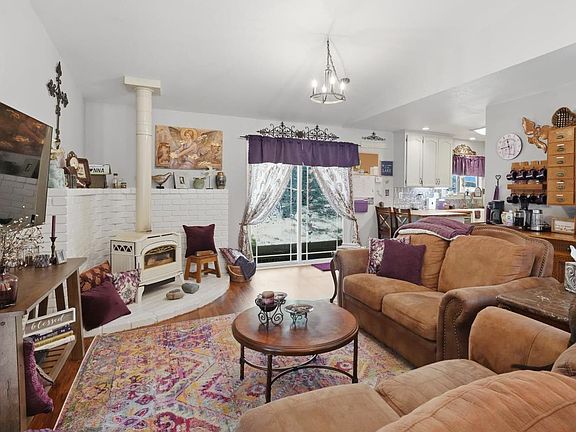 2nd image of 19135 Lake Forest Dr