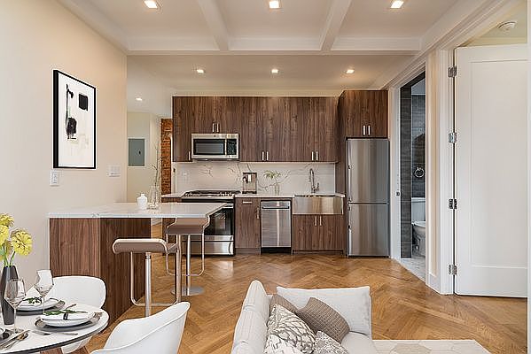 1st image of 921 Washington Ave #730