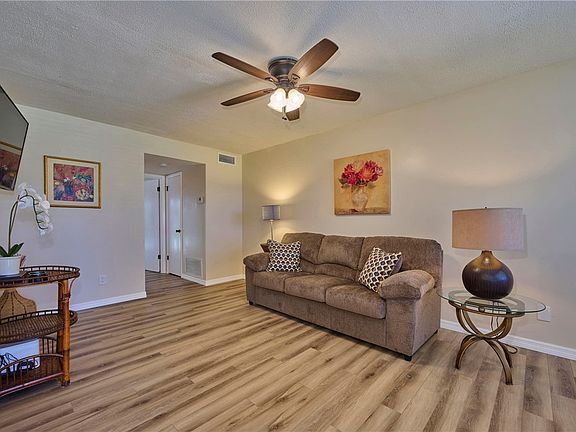 3rd image of 61 Woodland Dr APT 103