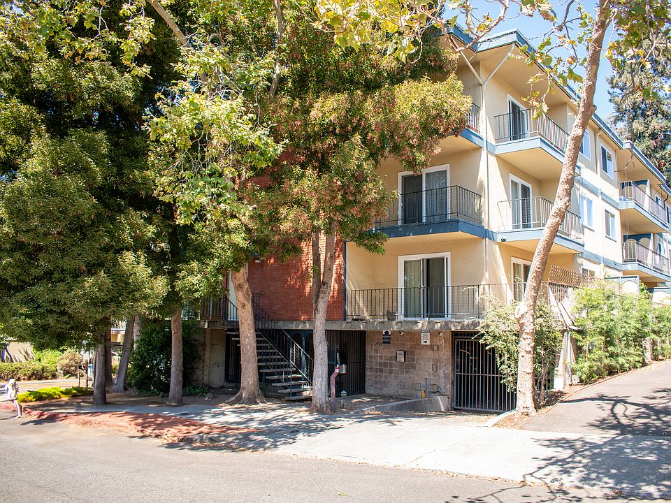 2nd image of 1929 Delaware St #3-B