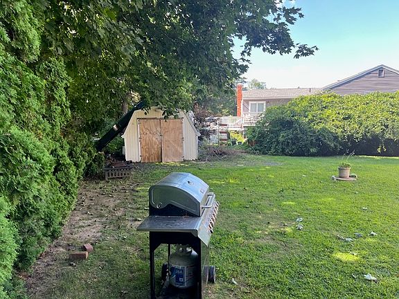 5th image of 11 Woodcrest Dr