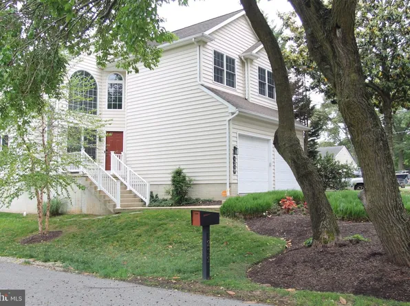 1219 Meadow View Rd, Pasadena, MD 21122