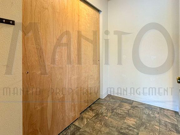 4th image of 2801 S Grand Blvd APT 4