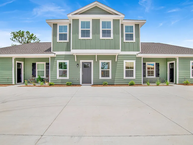 Cottages at Wyld Palms — Photo 12