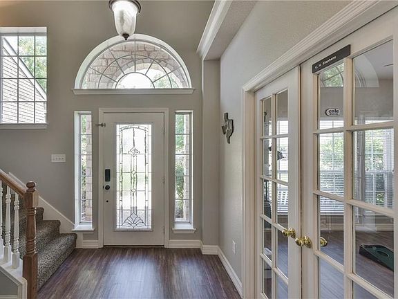 2nd image of 116 Langley Ct