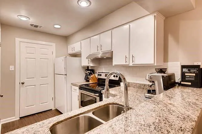 5313 Indio Dr #C — Photo 8