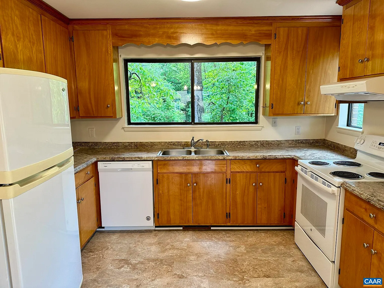 2 bed, 1.5 bath, 1536 sqft, $2,000 — Photo 4