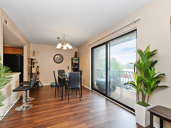 5th image of 8124 169th St APT 2E