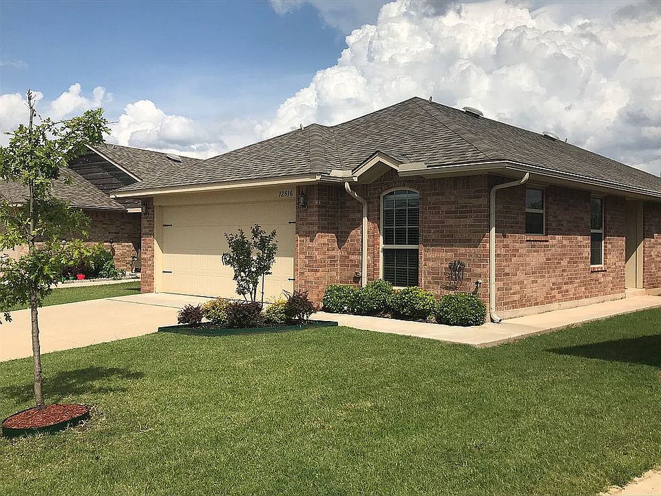 1st image of 12516 Heritage Oaks Dr