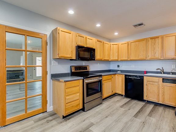 4th image of 2618 W Isabella Ave