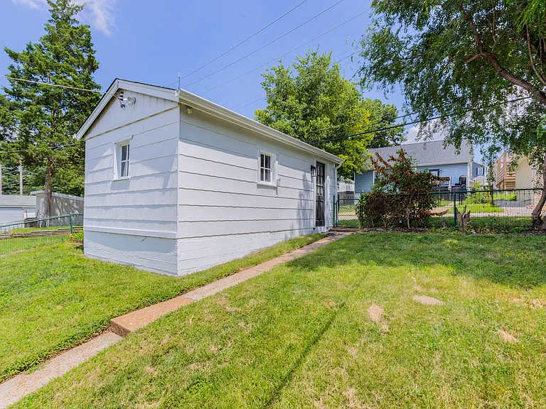 3216 Jasper Park — Photo 24