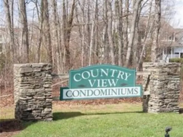 2 Gray Coach Ln APT 202, Cranston, RI 02921