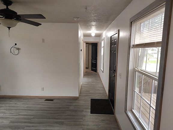 4th image of 3907 Vail Ave NW