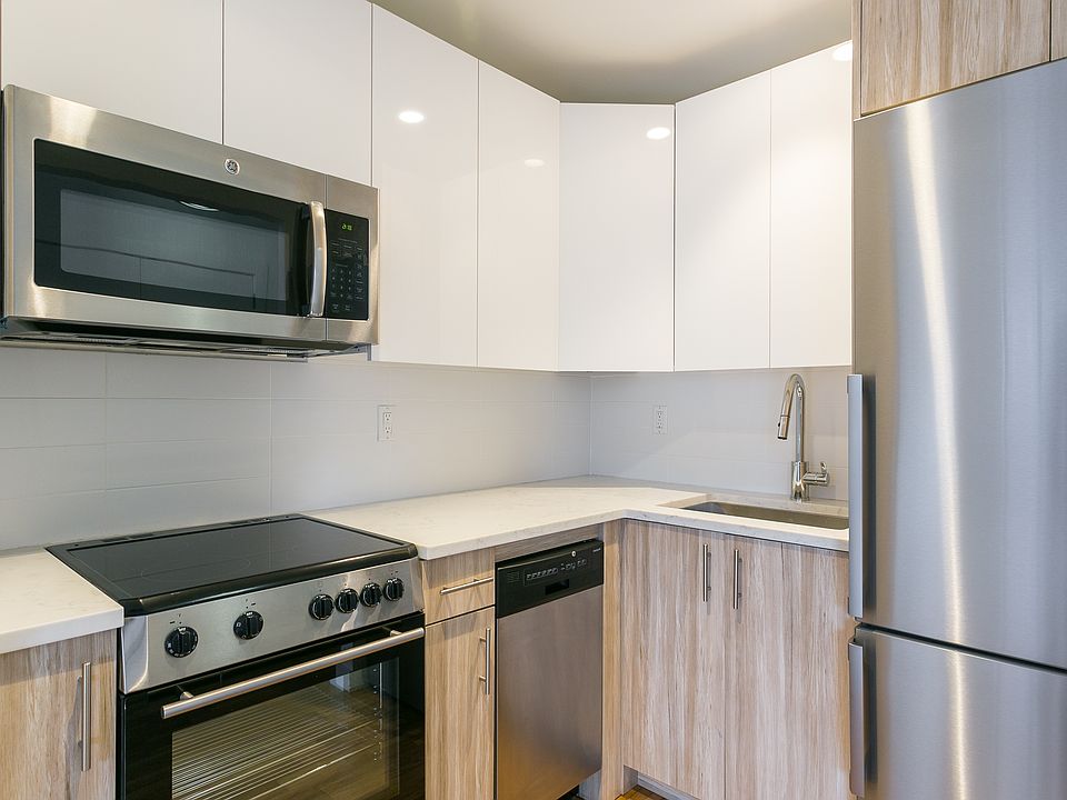 2nd image of 337 W 30th St APT 6C