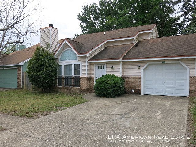 1st image of 386 Canterbury Cir