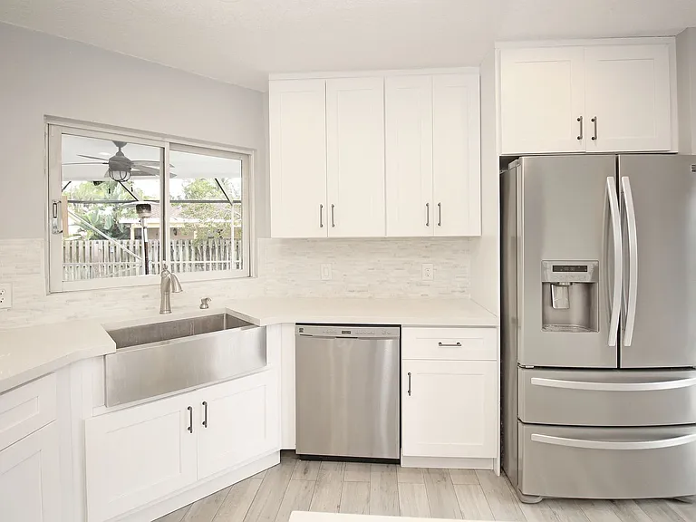 896 Rose Ct — Photo 24