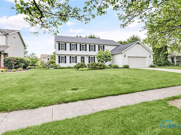 2nd image of 1977 Lexington Dr
