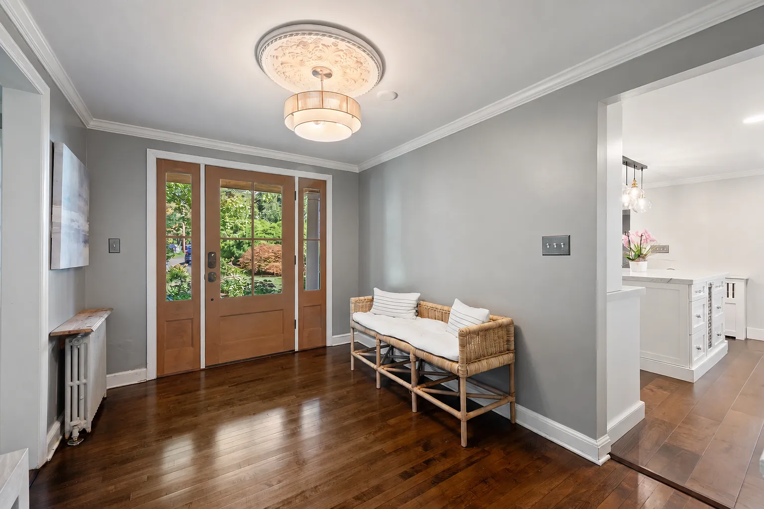3 bed, 1.5 bath, 1930 sqft, $9,750 — Photo 3