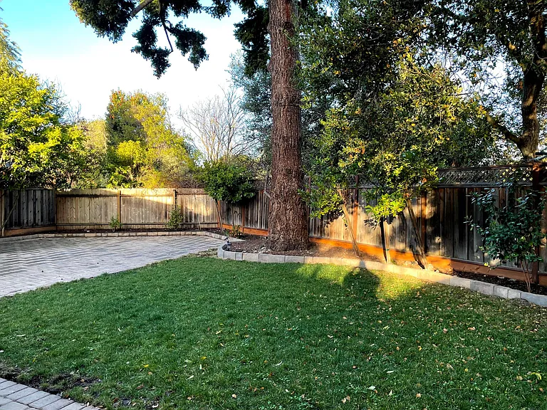 1007 Peggy Ln — Photo 11