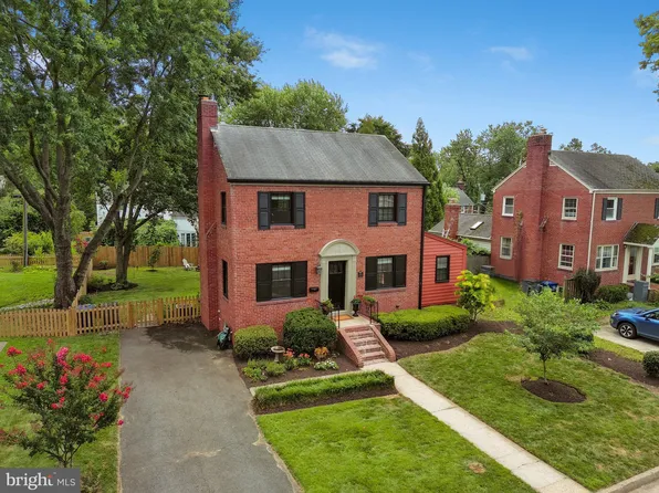 2835 Meadow Ln, Falls Church, VA 22042